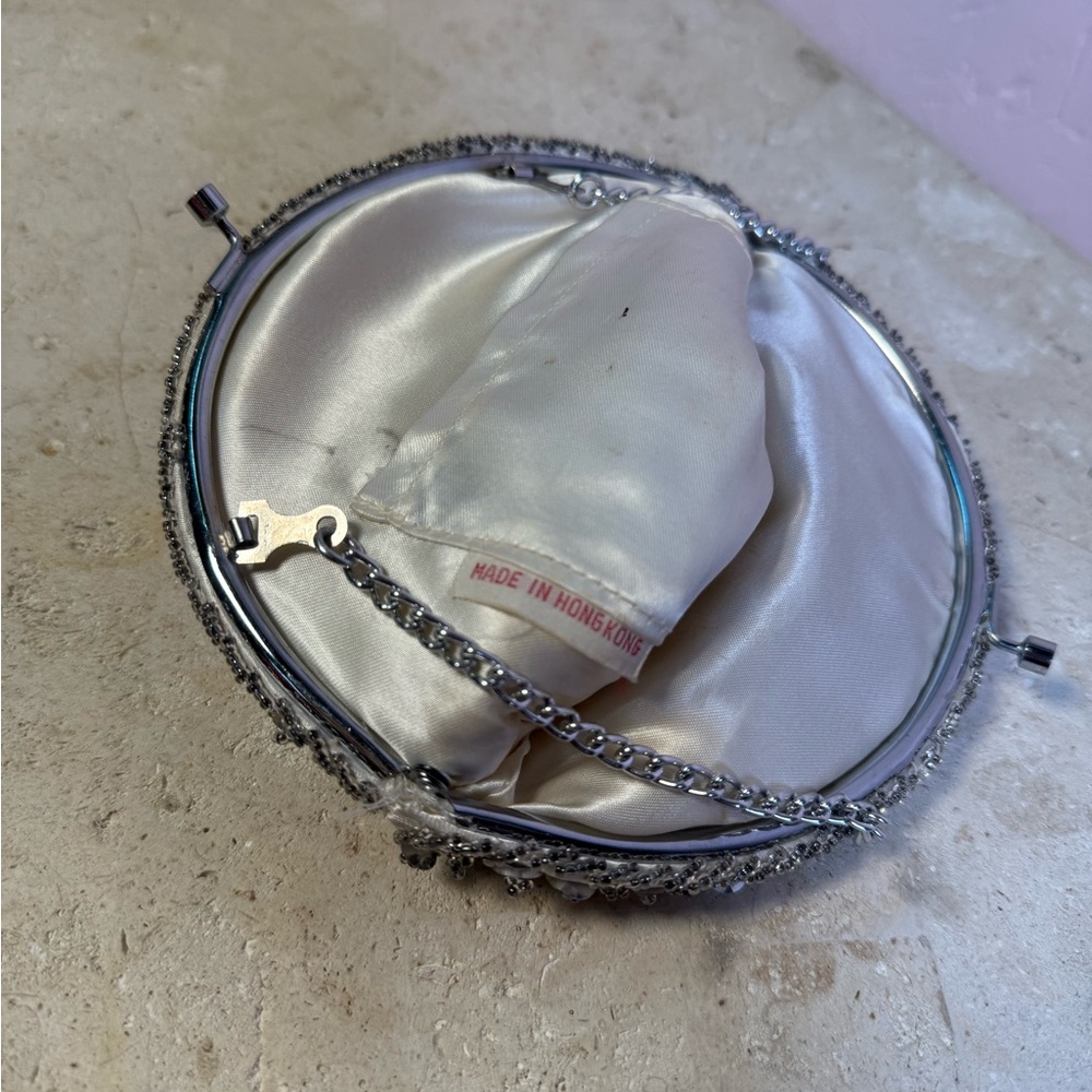Vintage 1970s Silver Sequin Beaded Clutch • Made in Hong Kong • Bridal - Picture 3 of 3